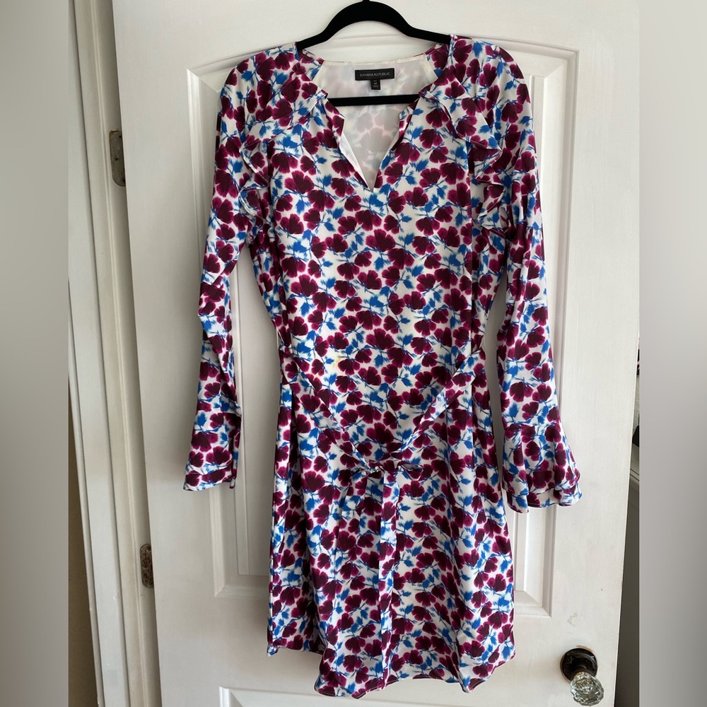 Banana Republic Long sleeve floral lightweight dress